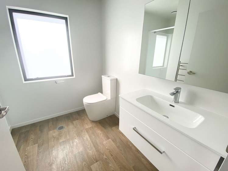 30 Matawhanga Drive Wattle Downs_11