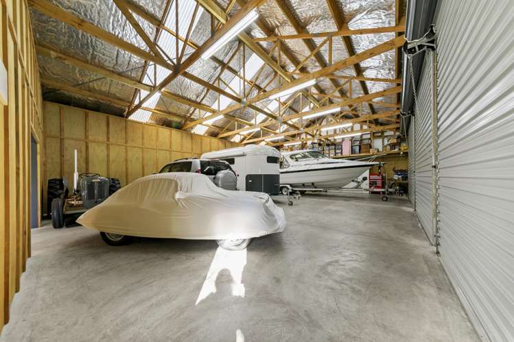 195 Batty Road Kingseat_31