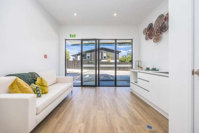 Unit 1, 54 Taharoto Road Takapuna_3