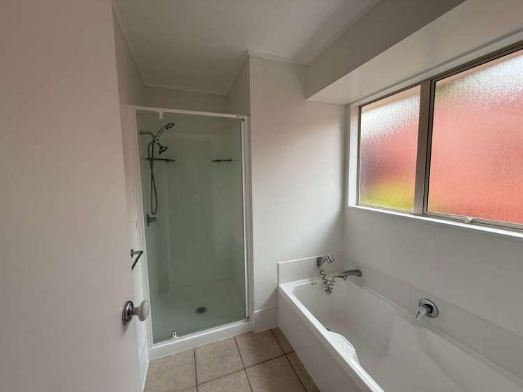 78 Kingdale Road Henderson_9