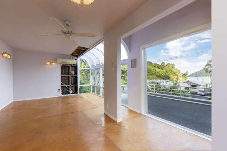 12 Foster Avenue Huia_8