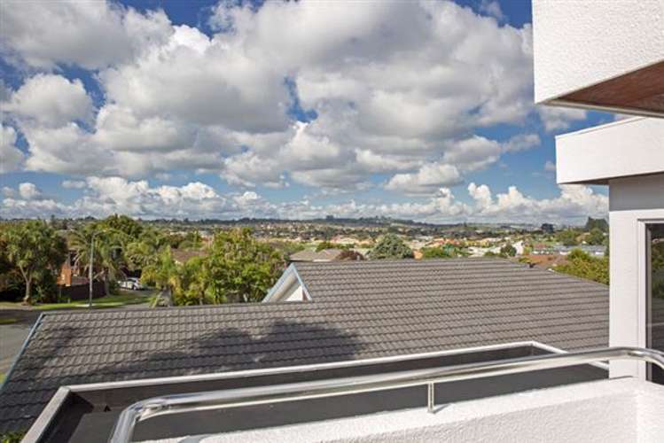 8 Woodview Rise Botany Downs_22