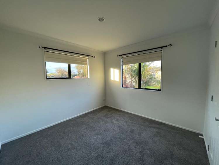 17 Erne Crescent East Tamaki_7