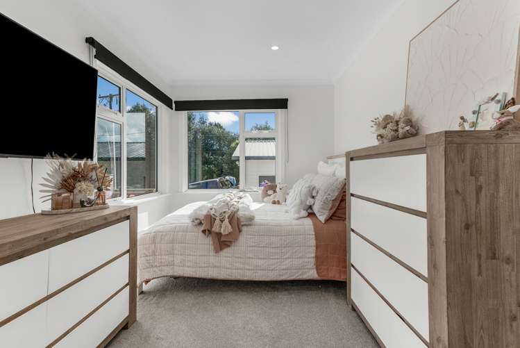 15 Rowe Parade Wainuiomata_13