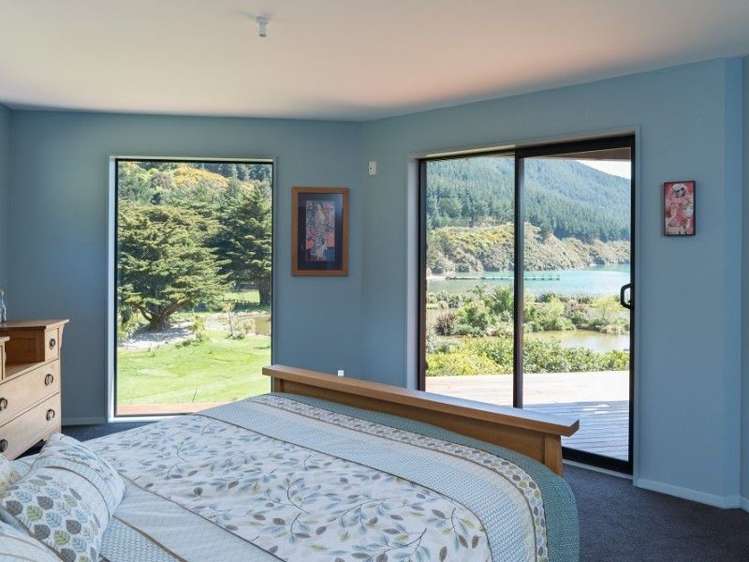 Oyster Bay Queen Charlotte Sound_17