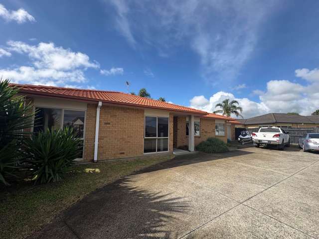 Location & Freshly Painted in Papamoa