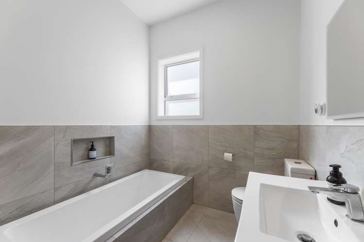 19 Ings Avenue Saint Clair_20