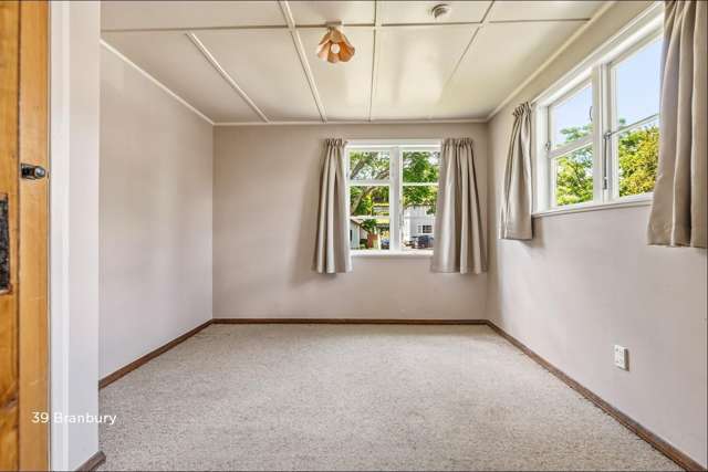 39 - 41 Banbury Crescent Fairfield_2