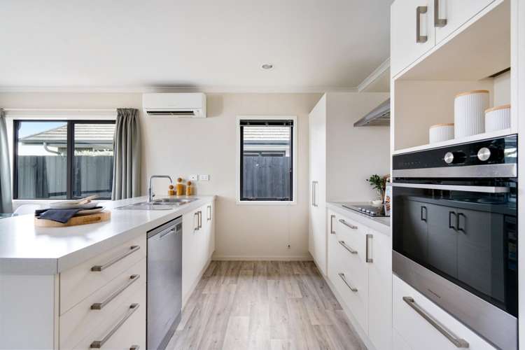 38 Skyhawk Road_1