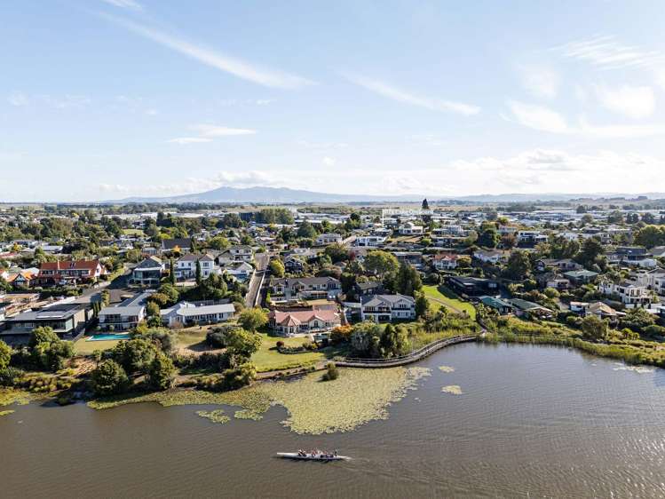 117a Lake Crescent Hamilton Lake_2