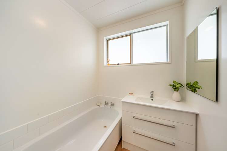 29 Spinnaker Drive Whitby_18