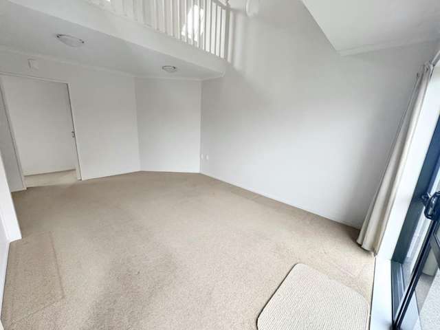 29/9 Fuller Closer 10516_3