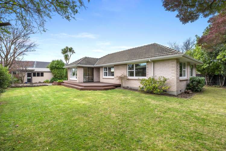 1 Cotswold Avenue_0