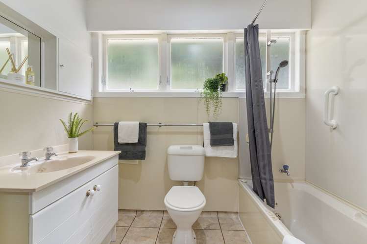 61 Endeavour Street Blockhouse Bay_13