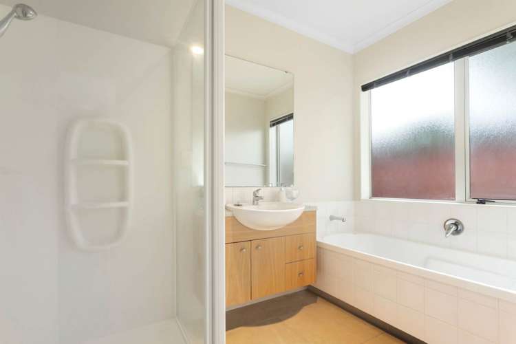 22 Belfry Place Wattle Downs_16