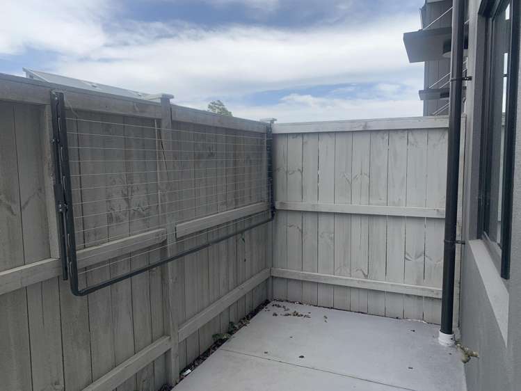 2/18 PARAONE CRESCENT "WAIATA SHORES" Takanini_17