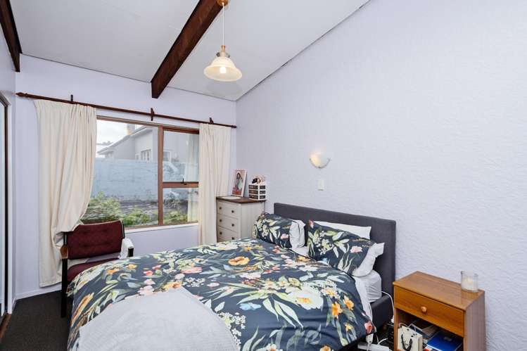 Room 2 Unit 3/172 Forth Street 10549_8