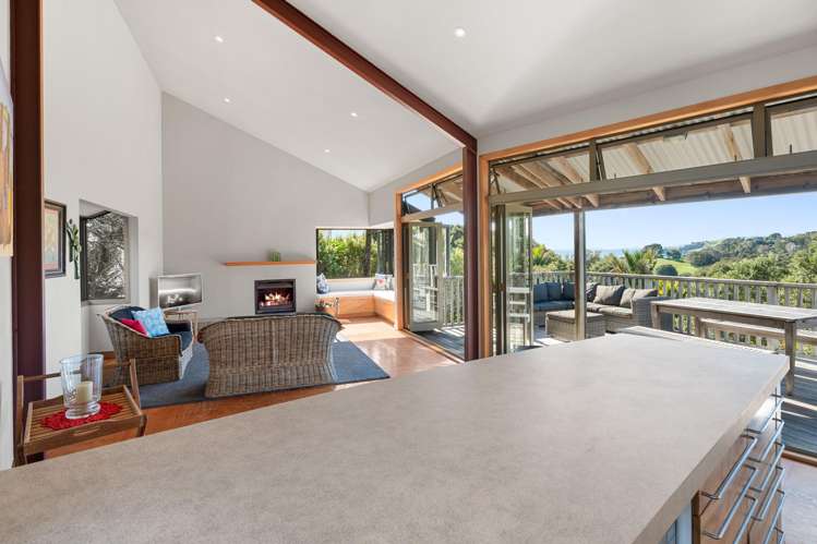31 Marine View Road Onetangi_10