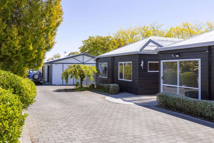 1 and 2/20 Stanley Street Wharewaka_3