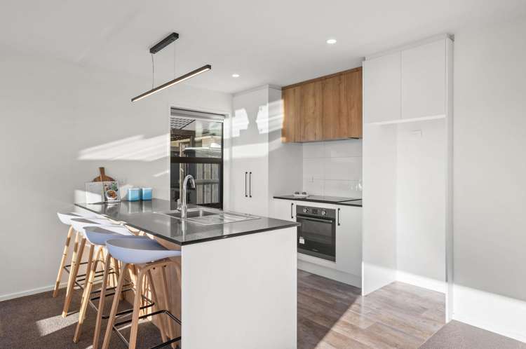 1 Woodford Avenue Woodend_3