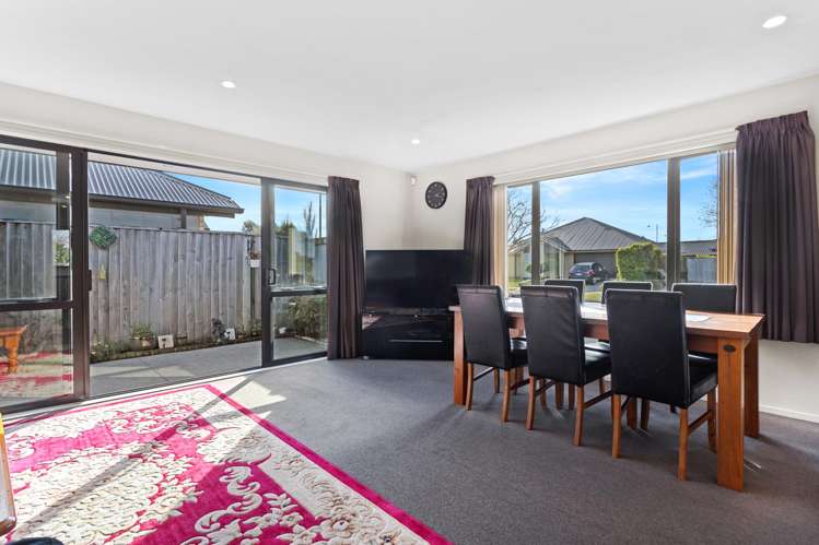 4 Charente Way Yaldhurst_9