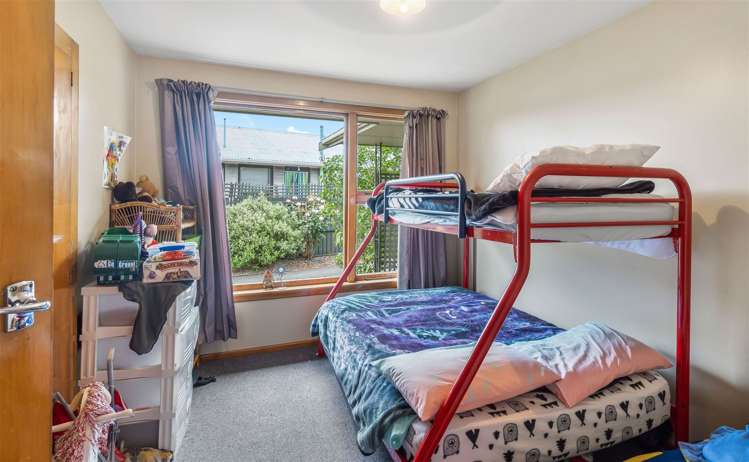 72 Kathleen Crescent Hornby_10