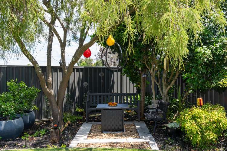 14 Heynes Place Clive_13