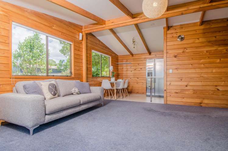 2/80 Cobham Crescent Kelston_7