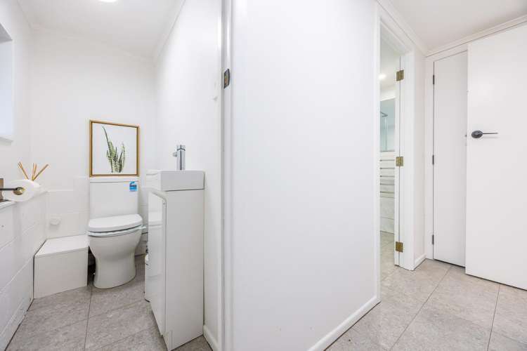 7 Chamberlain Road Massey_15