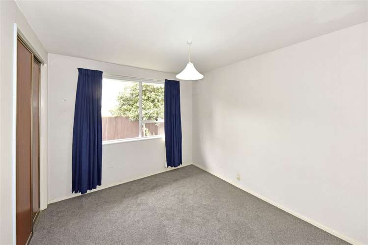 2/2 Loreto Place Hornby_6