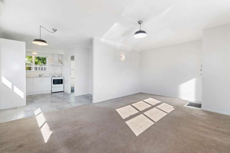 2/37 Ashdown Place Pahurehure_3