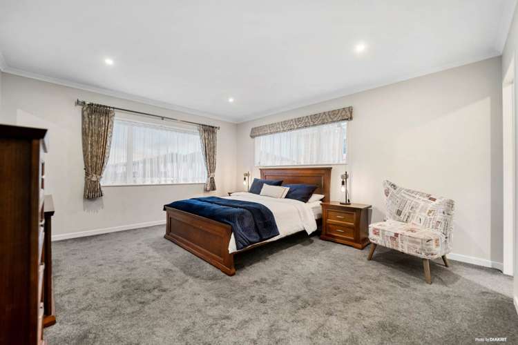 19 Castlebane Drive Flat Bush_13
