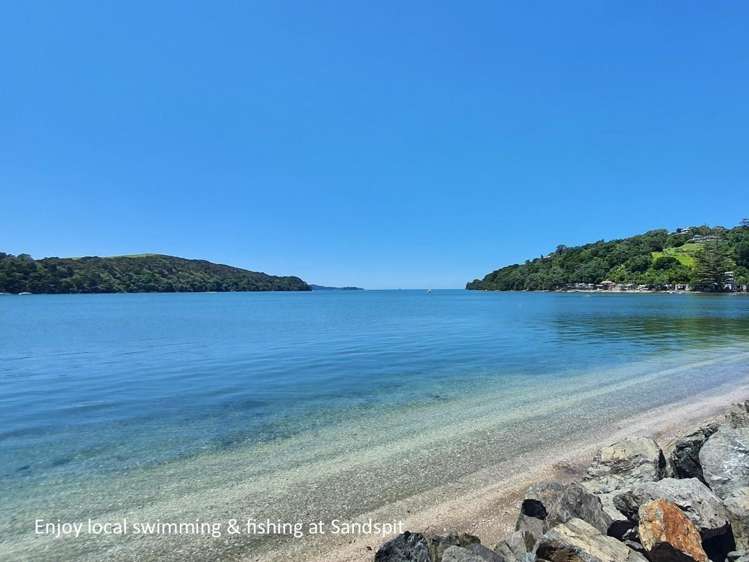 1082 Sandspit Road Sandspit_35