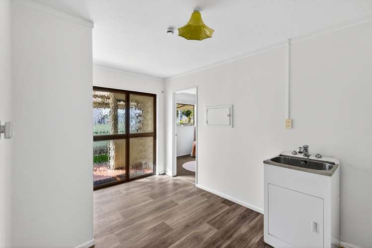 26 Flanders Avenue Onekawa_8