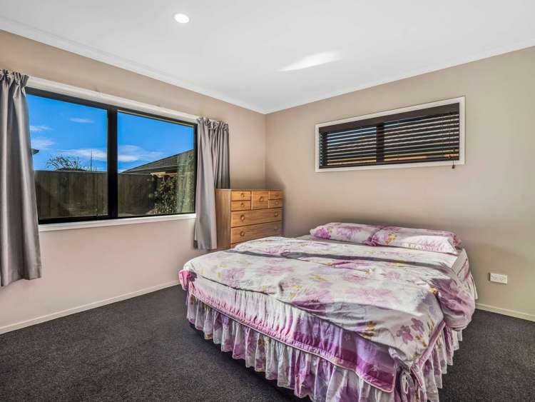 33 Faringdon Boulevard Rolleston_16