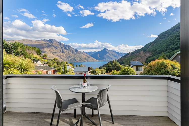 27 Watts Road Fernhill/Sunshine Bay_7