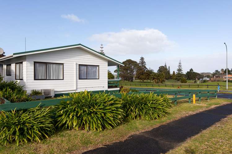 1 STELLA DRIVE Clarks Beach_7