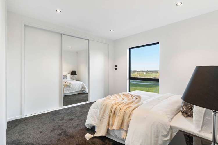 31 Karaka Village Parade Karaka_10