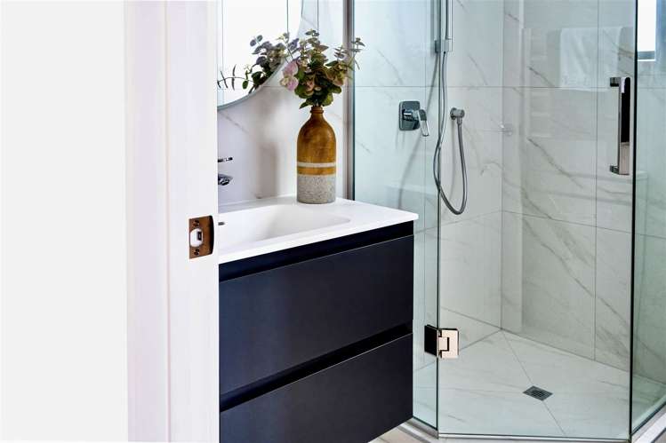 591d East Coast Road Browns Bay_15