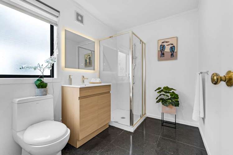 8 Caspian Close New Lynn_13