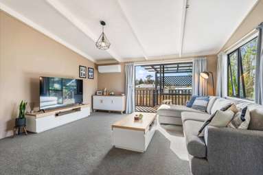 102a Tauroa Street_2