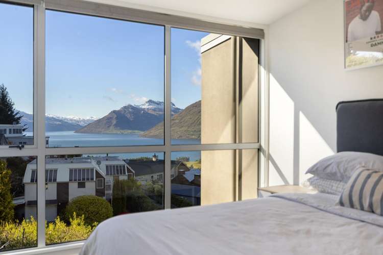 2B Vancouver Drive Queenstown_11