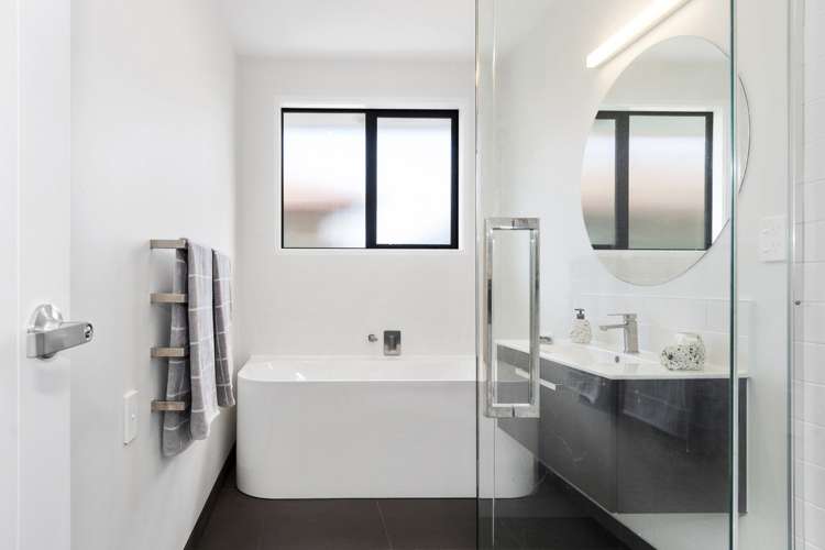 32 Blacklock Road Pyes Pa_16