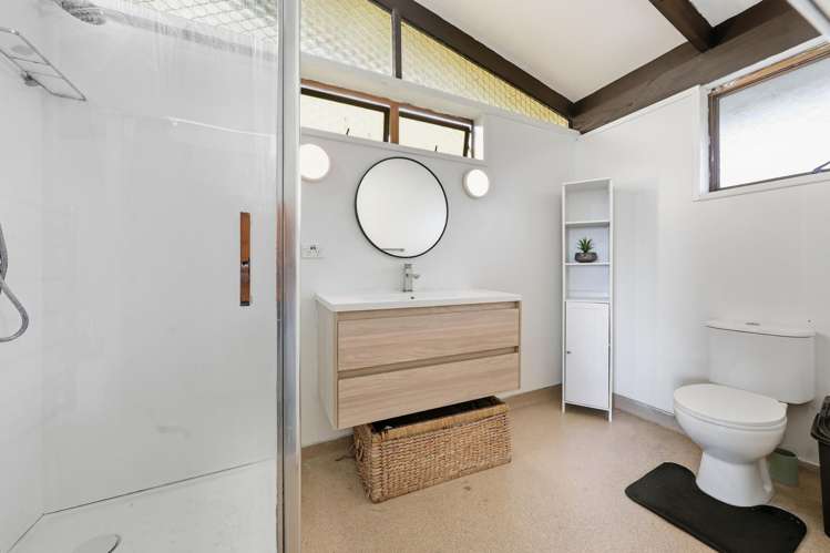 10 Ian Place Glendene_19
