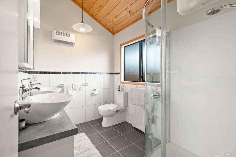 1357 East Coast Road Whakatiwai_15