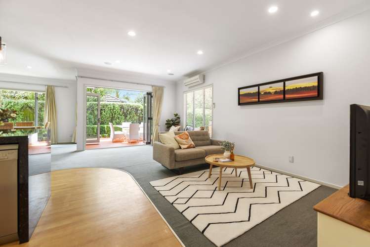 43 The Esplanade Huntington_14