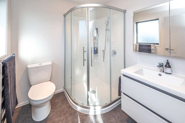 5 Magnolia Crescent Tawhero_10