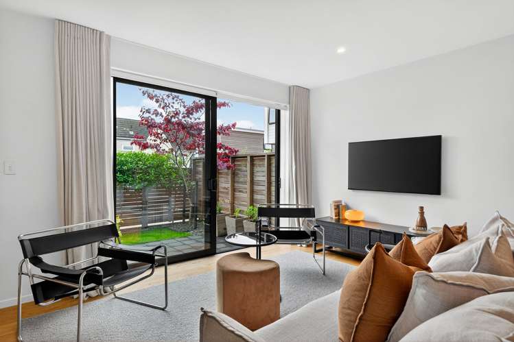 7/4 Glen Atkinson Street St Heliers_1