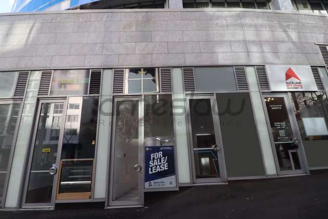 VENDOR BLEEDING – MUST SELL. Queen St Retail.