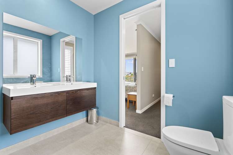 13 Alan Livingston Drive Cambridge_10